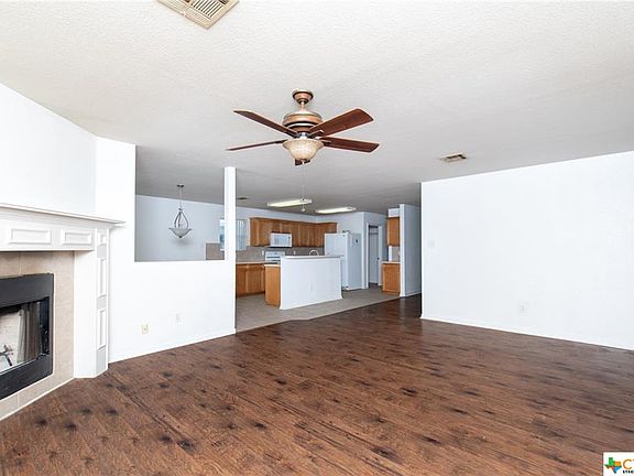 3rd image of 4100 Rainlily St