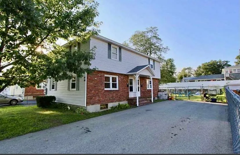 3 bed, 1200 sqft, $2,600 — Photo 2