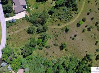 3801 Hawk Woods Cir, Omaha, NE 68112