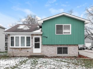 458 E Red Oak Ave, Bensenville, IL 60106