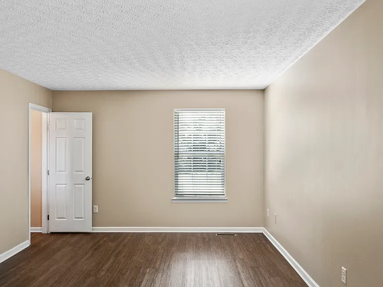 246 Parrott Ct — Photo 9