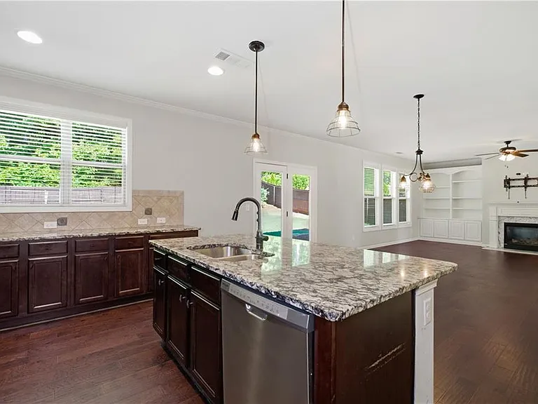 4910 Belcrest Way — Photo 15