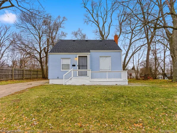 685 Northway Dr, Pontiac, MI 48342