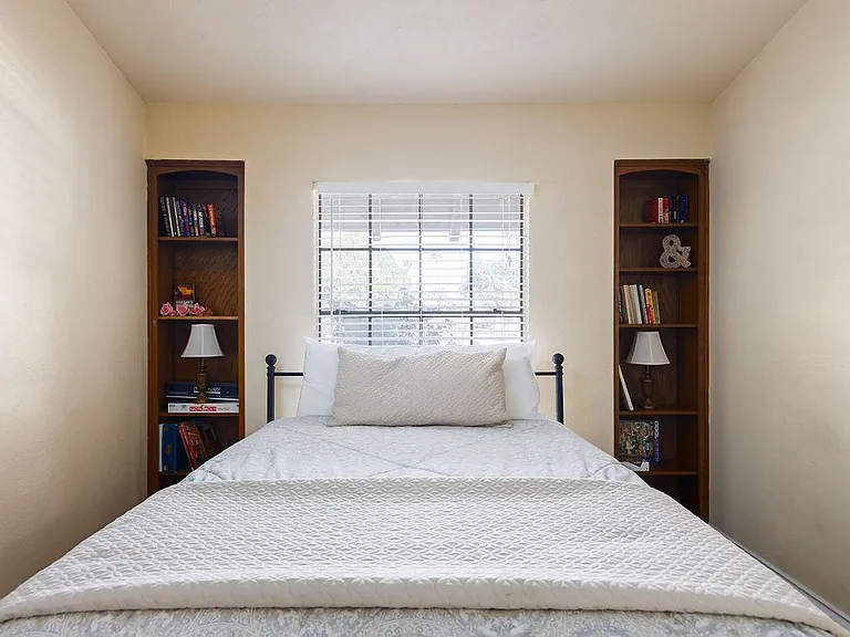 6073 E Beck Ln — Photo 21