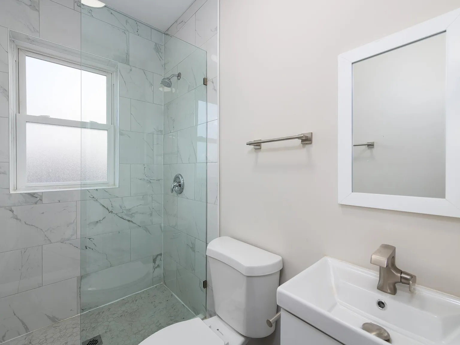7389 Maple Ave — Photo 2