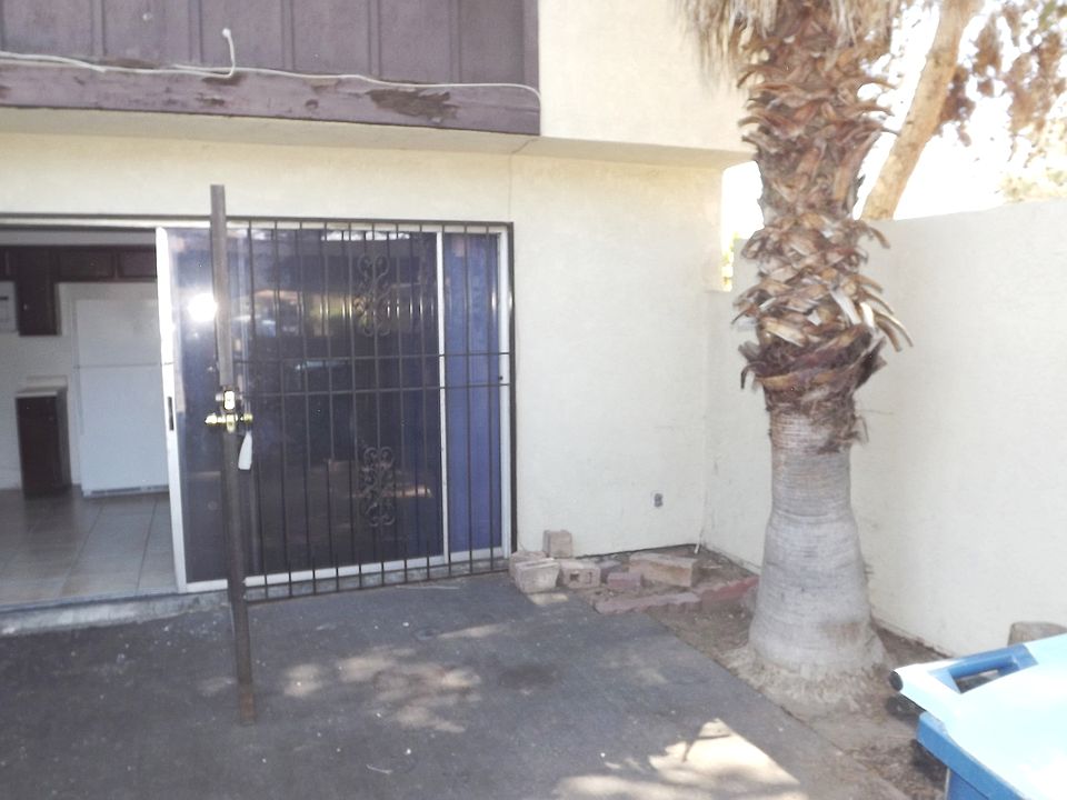 1st image of 558 Oakbrook Ln