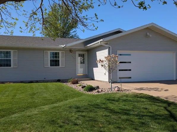 1093 12th St NE, Sioux Center, IA 51250