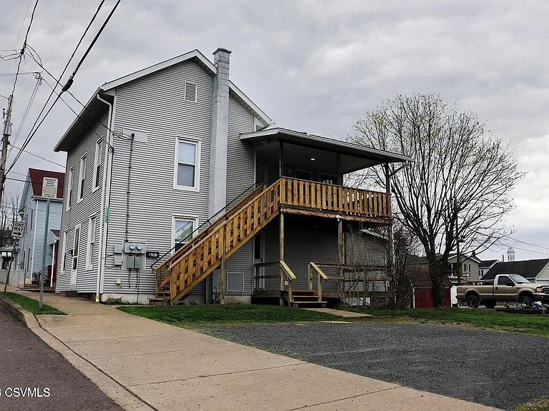 328 Center St #201 — Photo 3