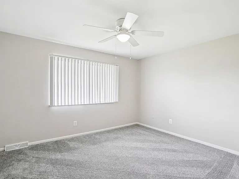 Rivercrest Apartments — Photo 38