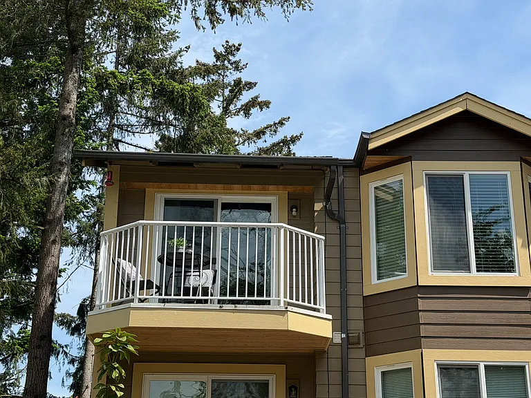 280 NW Holly St #6 — Photo 8