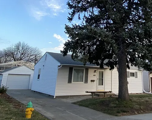 1011 Pine St Photo 1