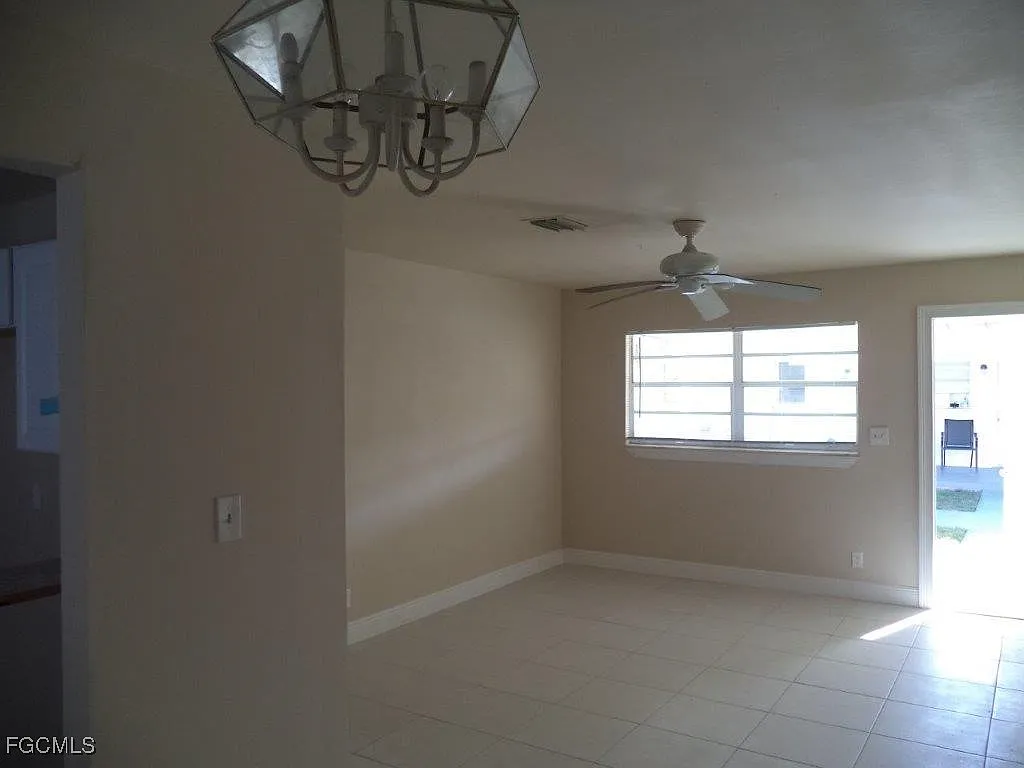 2 bed, 1.0 bath, 2544 sqft, $1,395 — Photo 2