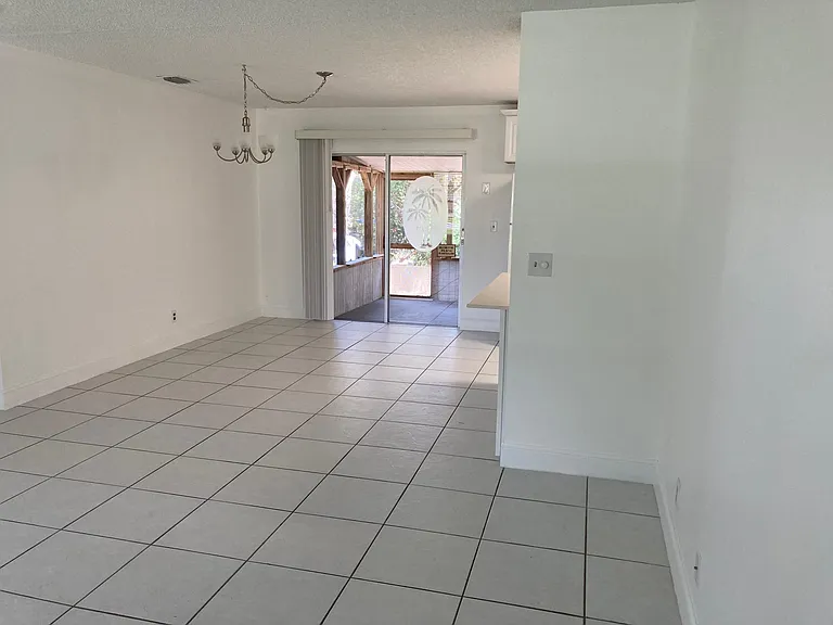9627 SE Crest Ct — Photo 3