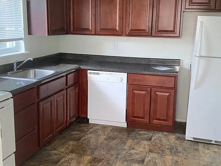 Oakwood Apartments — Photo 22