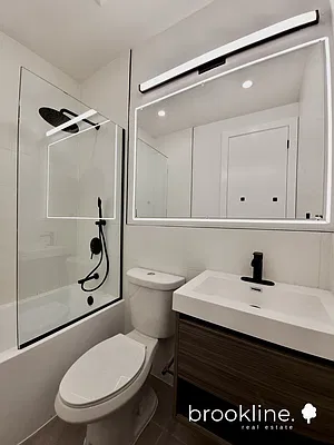Rented by Suzuki Capital LLC | media 9