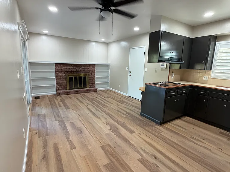 1416 S Church Ave — Photo 4
