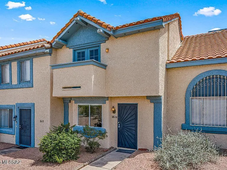 2616 W Ironcrest Dr — Photo 1