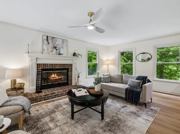 2541 Distillery Rd, Greenbrier, TN 37073