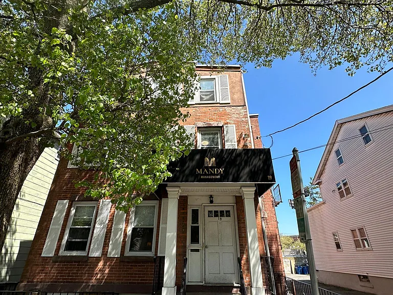 19 Brown St #3 — Photo 13