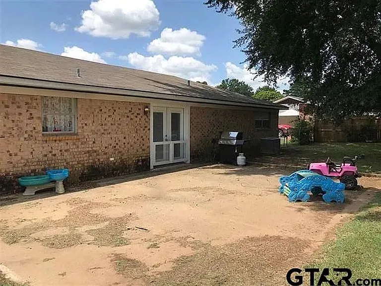 2888 Matt Dr — Photo 4
