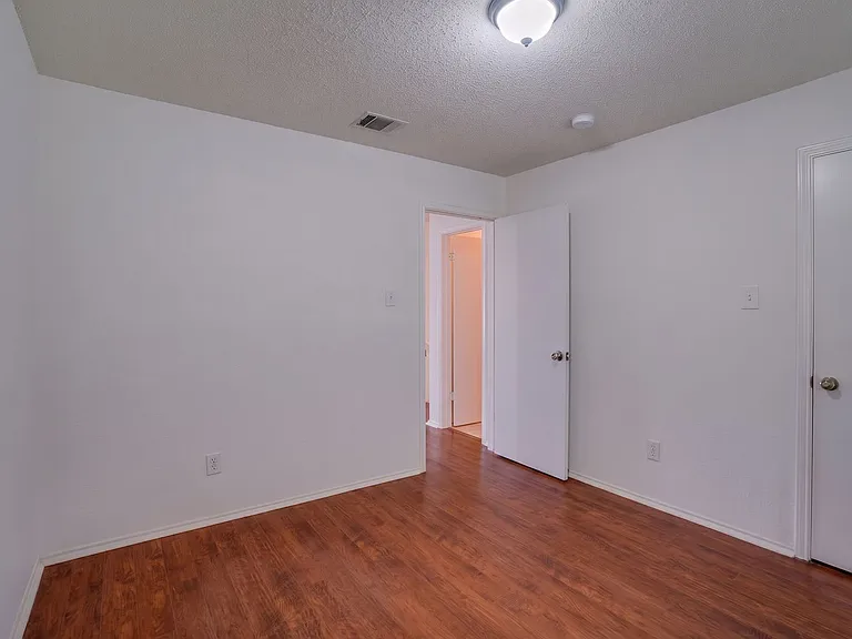 2602 Stapleford Dr — Photo 10