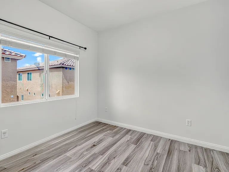 5226 Tartan Hill Ave — Photo 18