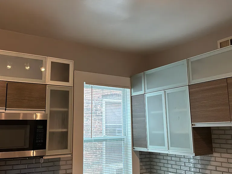 7225 S Champlain Ave — Photo 10