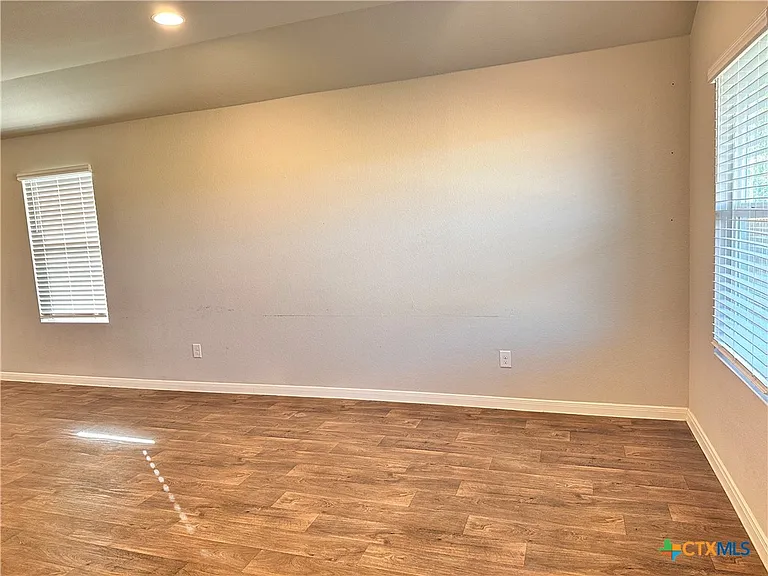304 Fall Aster Dr — Photo 10