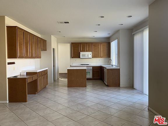 5th image of 7853 Hall Ave