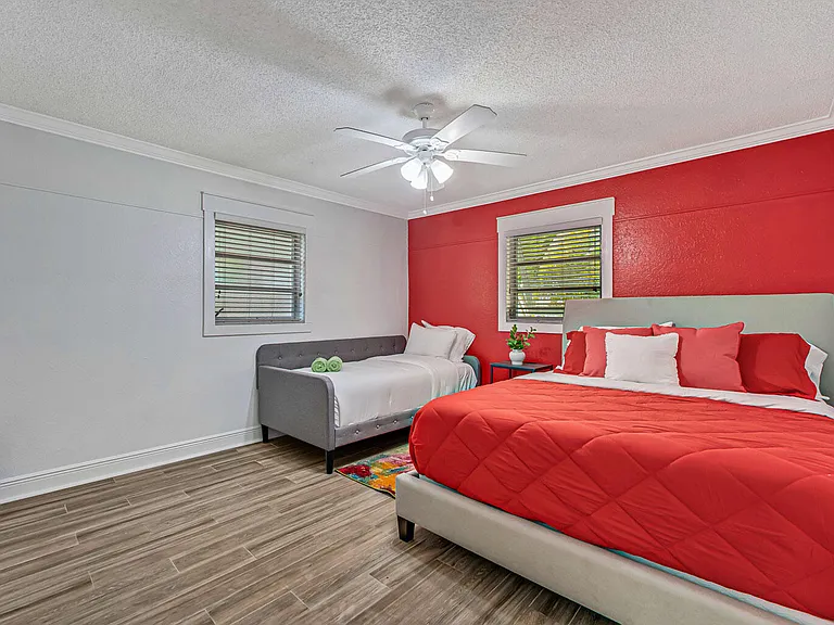 532 N Palmway — Photo 43