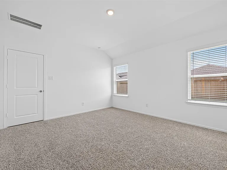 3030 Holland Lakes Dr — Photo 32