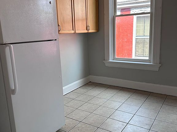 5th image of 1915 Hewitt Ave #1917-2