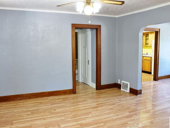 4th image of 1630 S Helen St