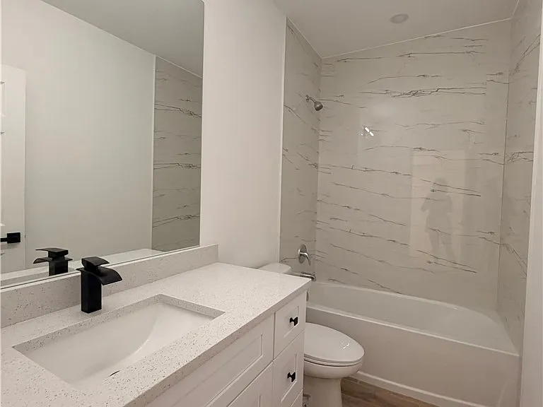2212 Armour Rd — Photo 8