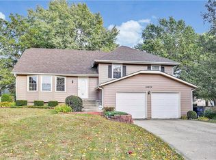 12833 S Arapaho Dr, Olathe, KS 66062
