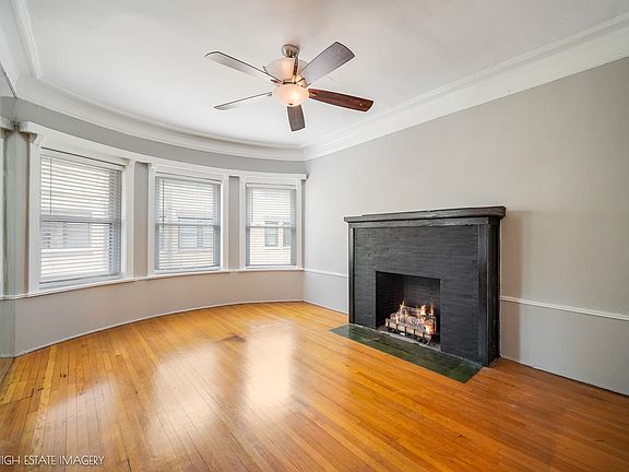 5th image of 945 E Hyde Park Blvd Unit 2