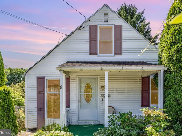 8 W Locust St, Enola, PA 17025