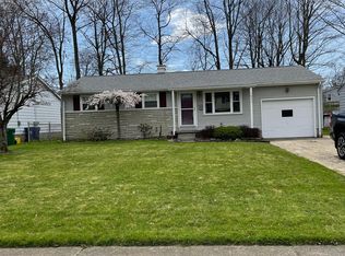 1833 Lemont Dr, Youngstown, OH