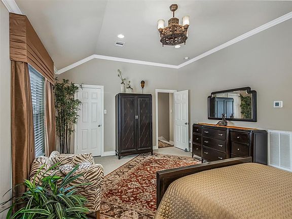 4th image of 9102 Harbor Hills Dr