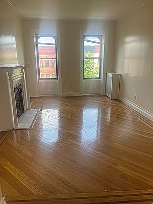 2nd image of 386 Sterling Pl #4