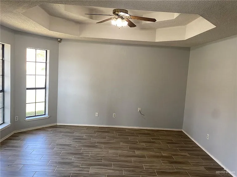 2203 E Coma Ave — Photo 6