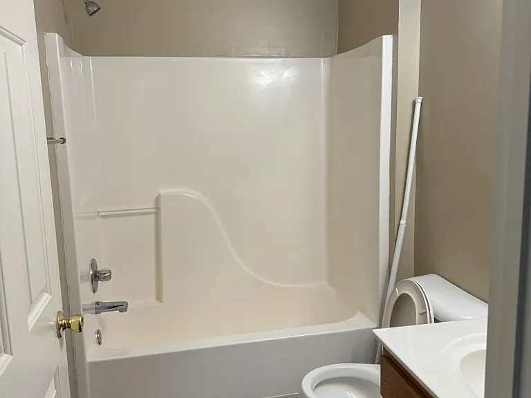 121 Eric Ct — Photo 5