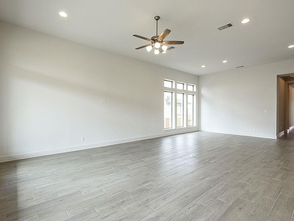 5th image of 113 Palo Pinto Bnd