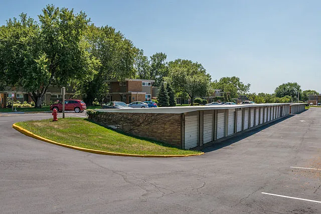 Valley Village Apartments — Photo 23