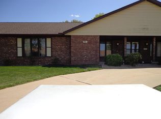 3930 Pine Ridge Dr, Quincy, IL 62305