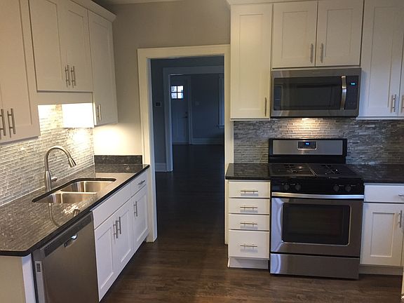 2nd image of 104 N Park Ave
