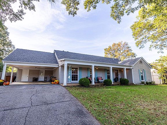 3rd image of 1727 Bryn Mawr Cir