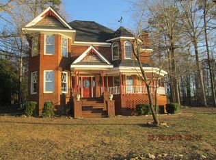 4762 Lakeview Ln, Elm City, NC 27822