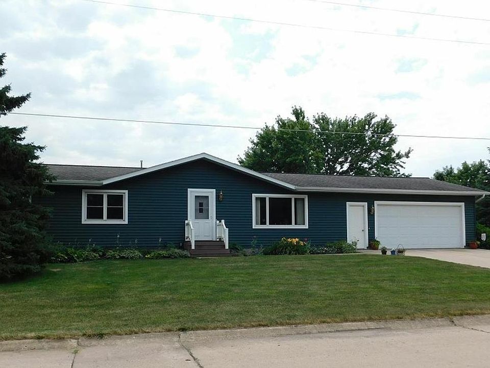 1st image of 13 Lakeside Ln