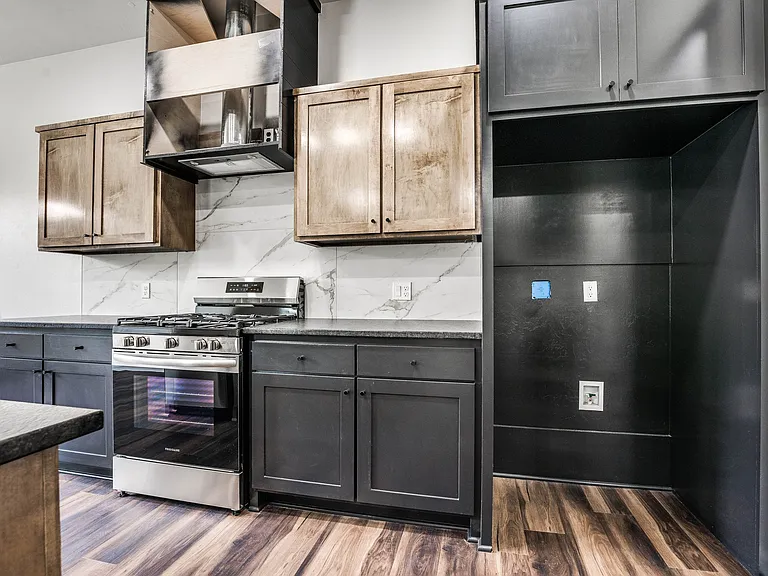 14301 Village Trl — Photo 17